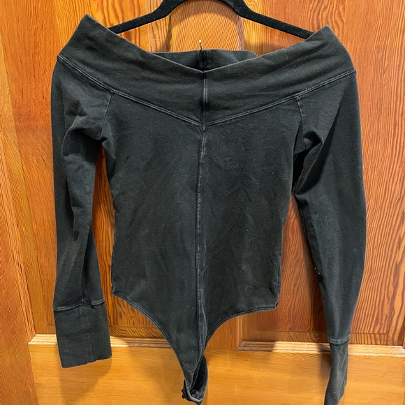 Free People Black Off-Shoulder Long Sleeve Top - Picture 3 of 4